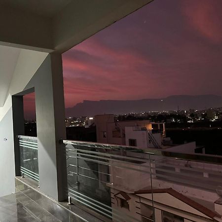 Tirupati Homestay - Ragunatha Resorts - 3Bhk Ac Apartments For Large Families - Free Breakfast - Flyover To Alipiri Gate - Wifi - Android Tv - - Easy Access To Visit All Temples Εξωτερικό φωτογραφία