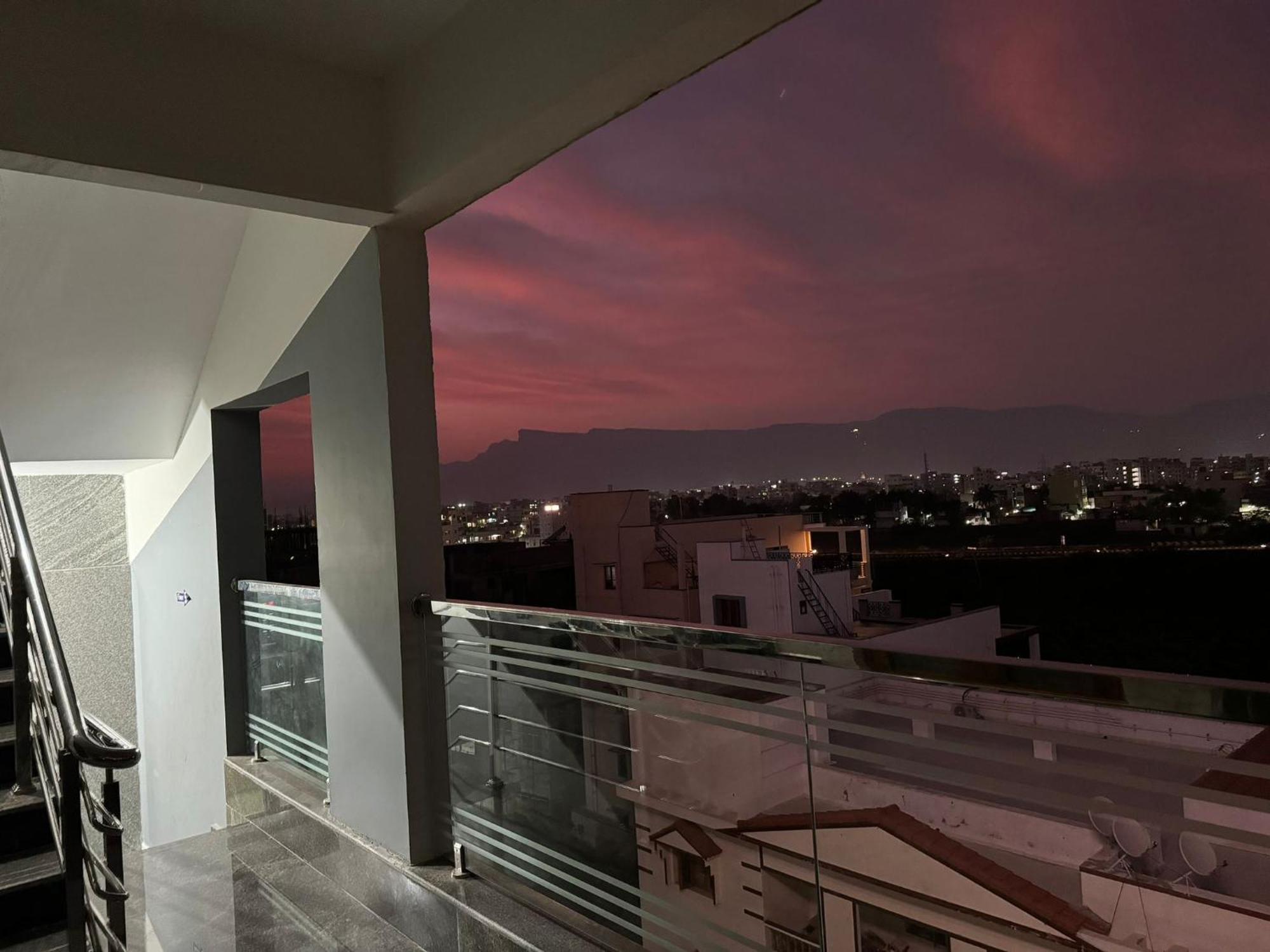 Tirupati Homestay - Ragunatha Resorts - 3Bhk Ac Apartments For Large Families - Free Breakfast - Flyover To Alipiri Gate - Wifi - Android Tv - - Easy Access To Visit All Temples Εξωτερικό φωτογραφία
