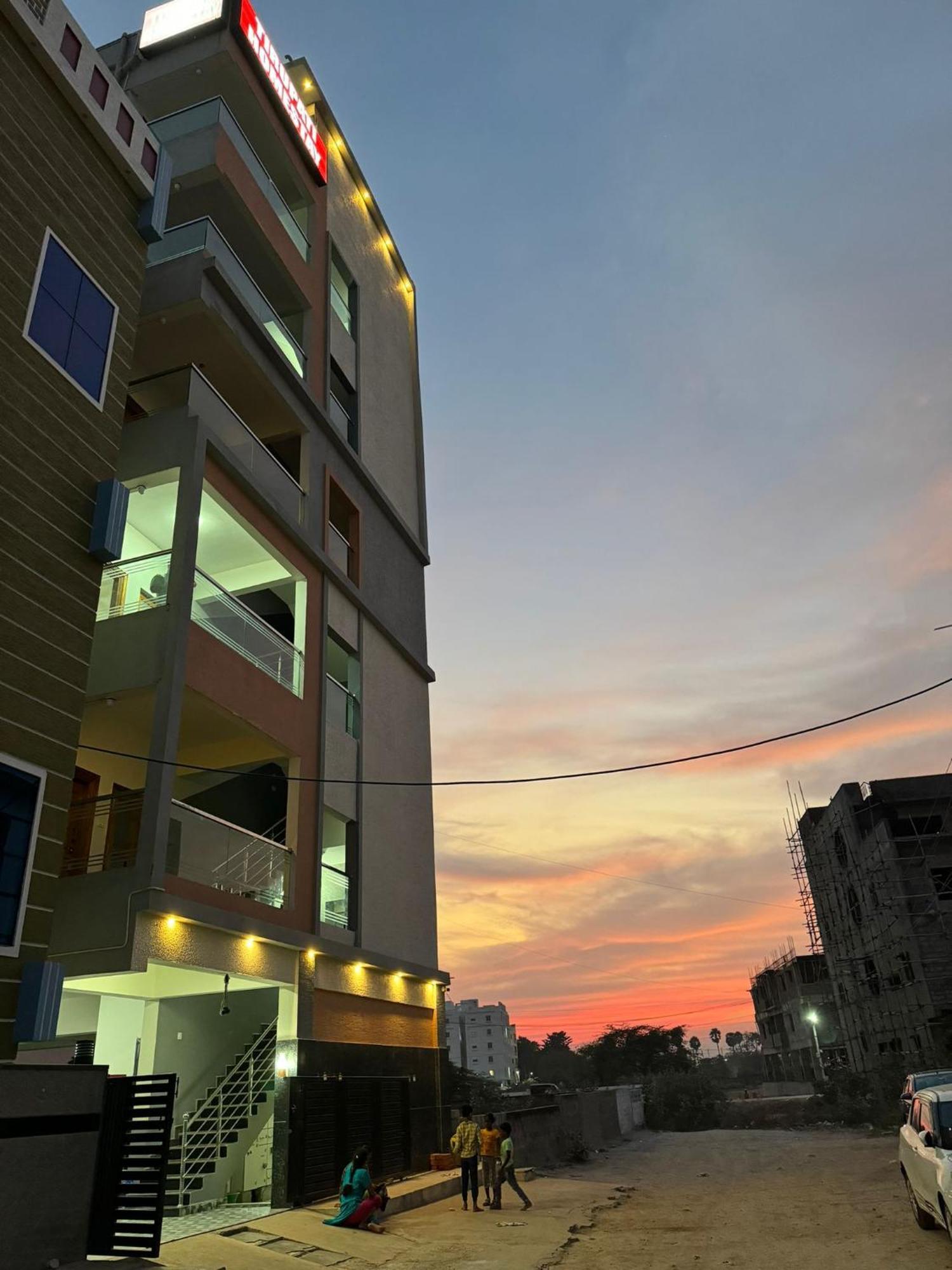 Tirupati Homestay - Ragunatha Resorts - 3Bhk Ac Apartments For Large Families - Free Breakfast - Flyover To Alipiri Gate - Wifi - Android Tv - - Easy Access To Visit All Temples Εξωτερικό φωτογραφία